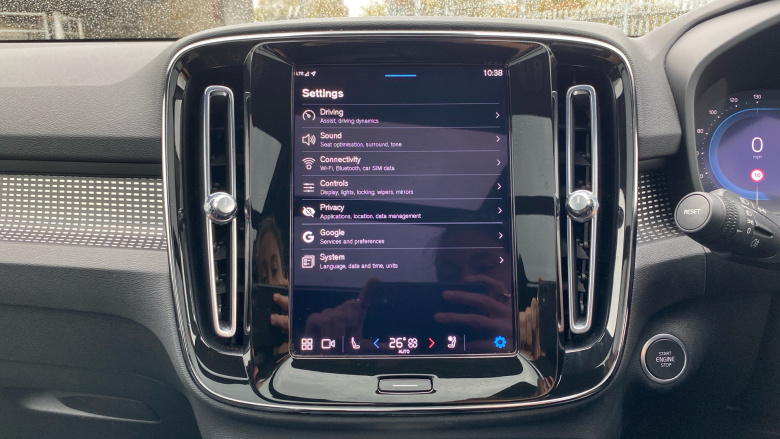 Volvo XC40 2.0 B4P Ultimate Dark 5dr Auto Petrol Estate